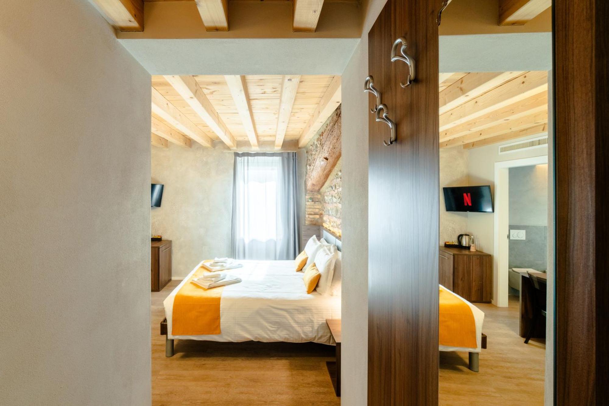 La Casa In Paese Peschiera del Garda